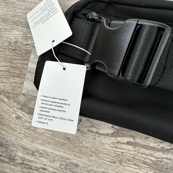 Lululemon everywhere belt bag - Picture 4 of 6